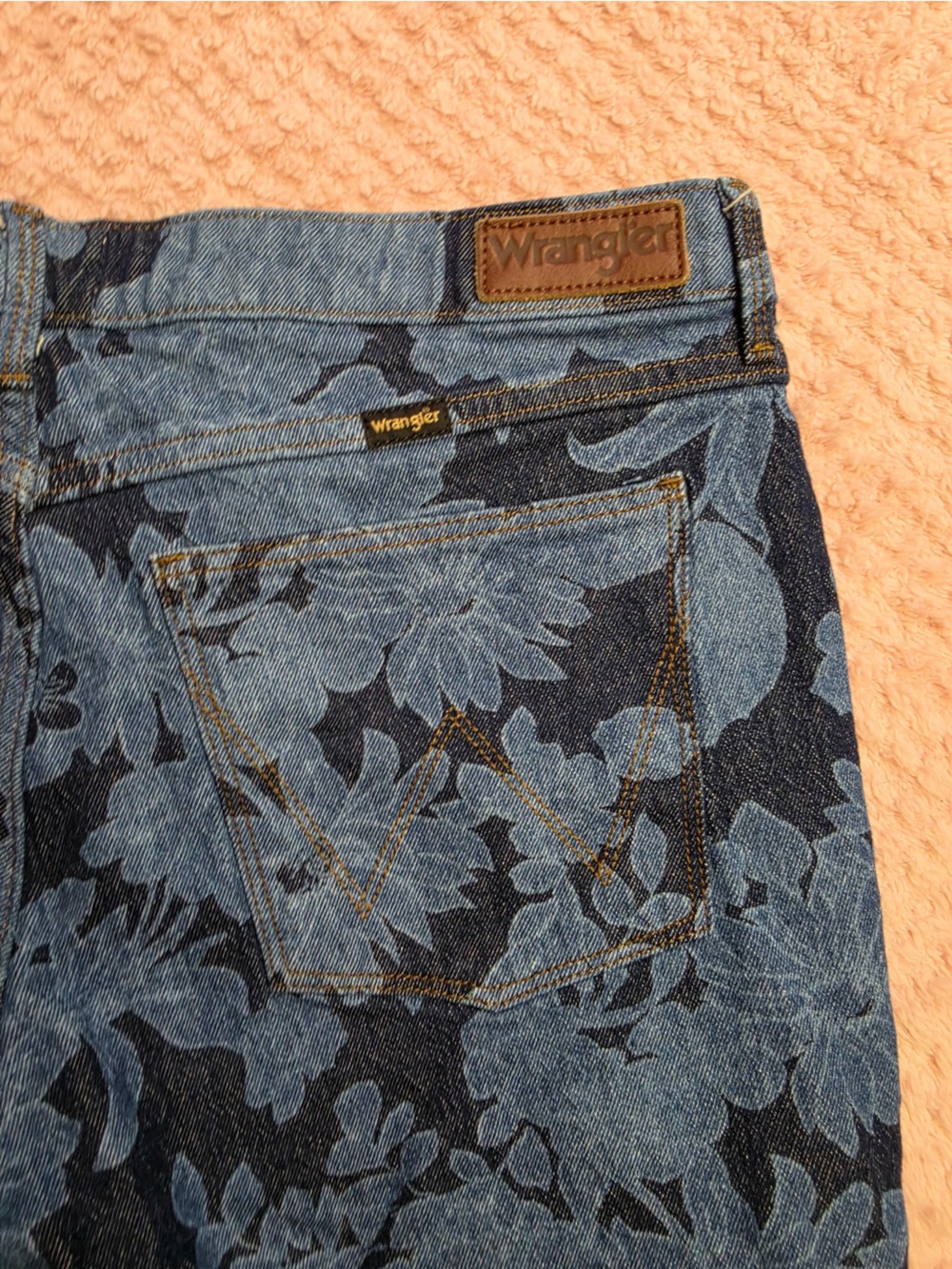 Wrangler Floral High-Rise Fierce Flare Jeans- Size 16 - Picture 10 of 12